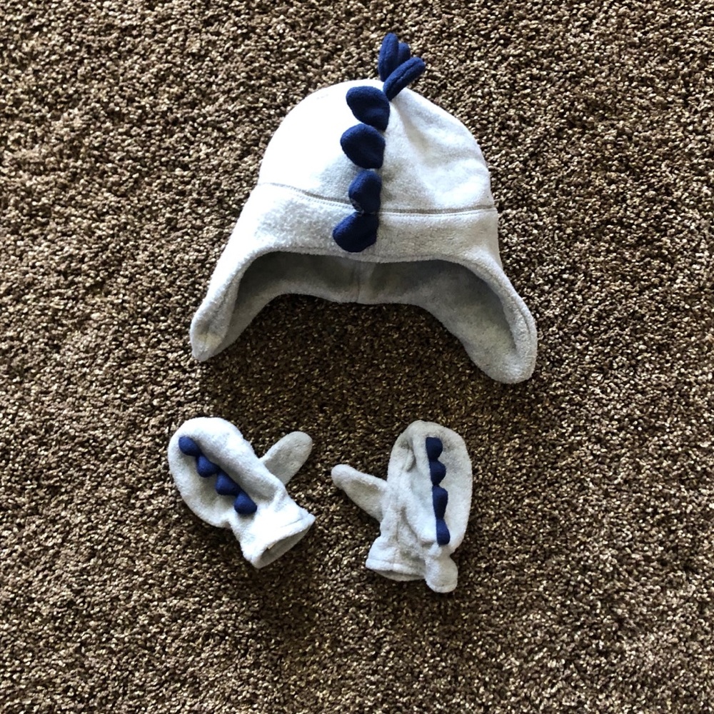 Crazy 8 fleece hat and glove set 12-24 mo